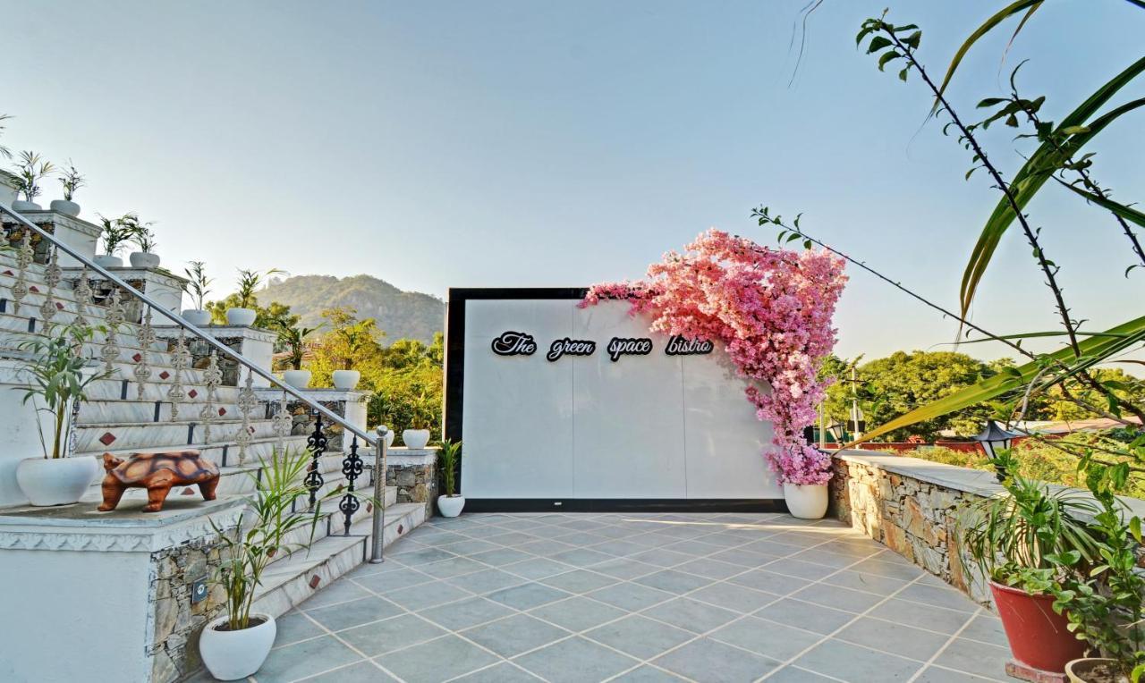 Hotel Treebo Khakhri Haveli à Udaipur Extérieur photo