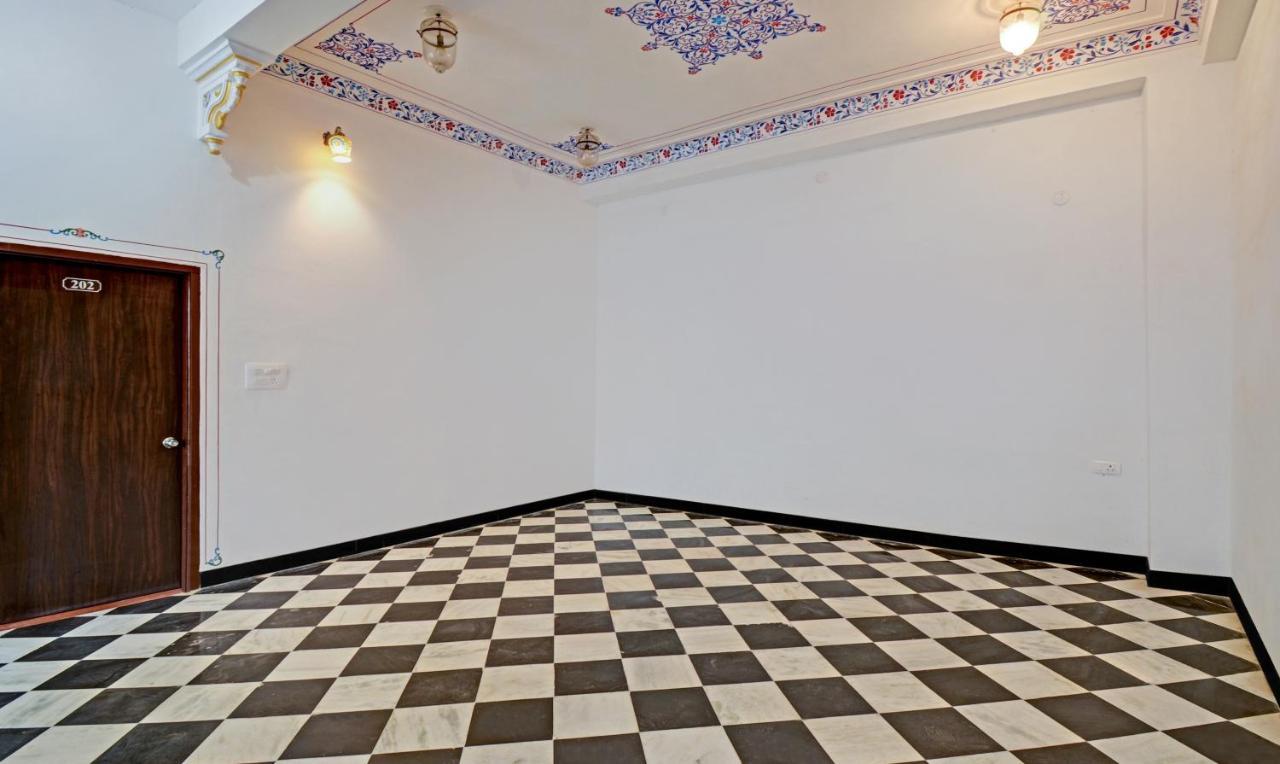 Hotel Treebo Khakhri Haveli à Udaipur Extérieur photo